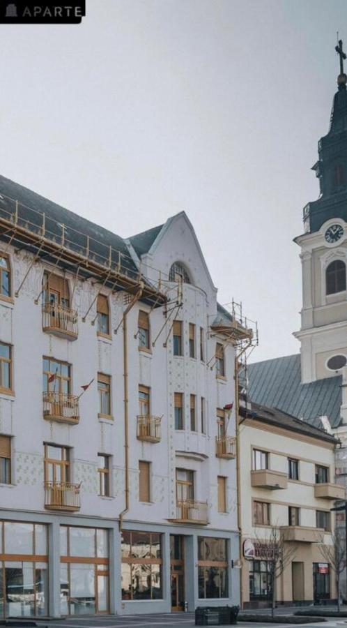 Aparte, Ultracentral Apartament In Moskovits Palace Oradea Exterior photo